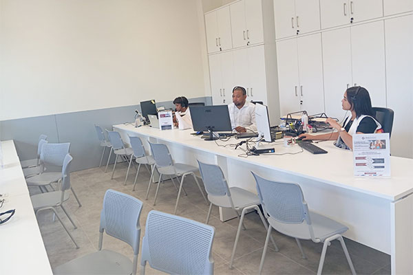 Traslado del equipo de admisiones a las instalaciones de UNIROMANA