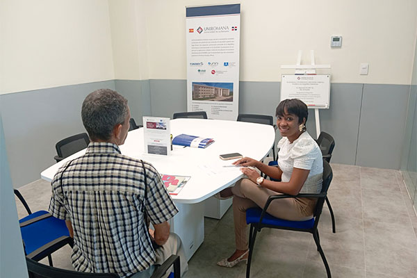 Traslado del equipo de admisiones a las instalaciones de UNIROMANA