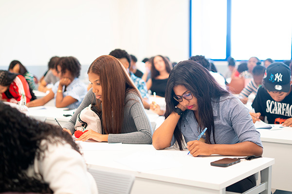 Inauguración del ciclo del curso 2025-2026 en UNIROMANA. 