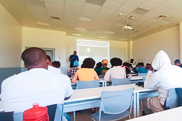 Charla del prof. Robinson Rivas en UNIROMANA sobre la ética en la IA. 