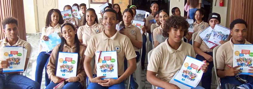 Presentación en el Colegio con Inglés Nuevo Centenario
