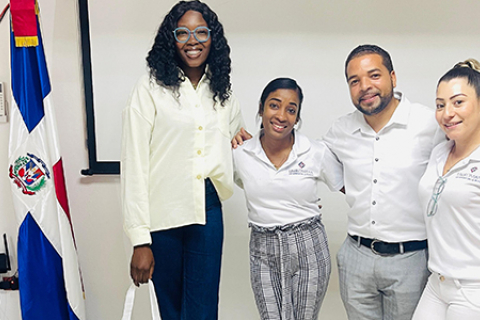 UNIROMANA desarrolla con éxito su sesión informativa en La Romana